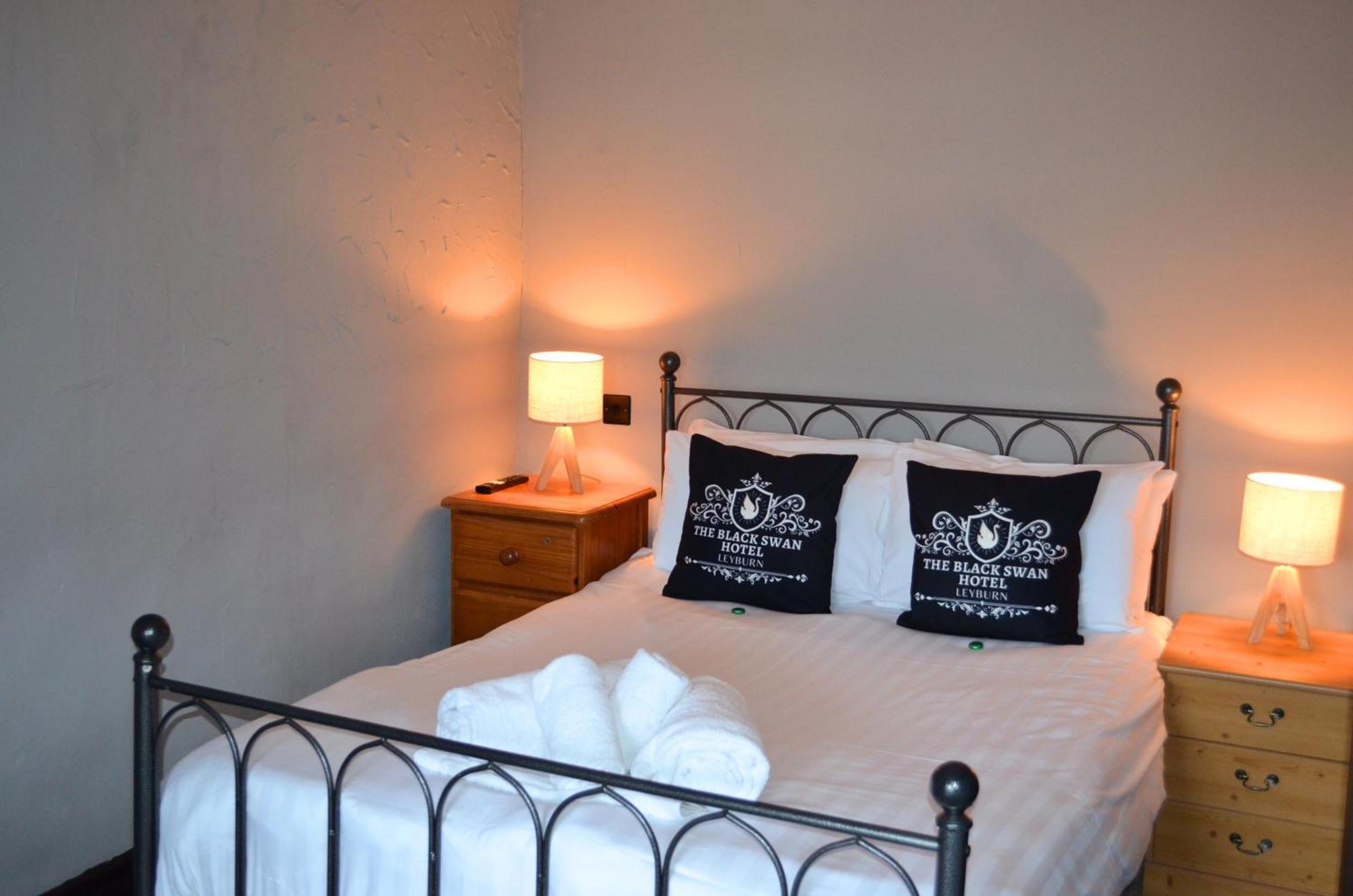 The Black Swan Hotel Leyburn Eksteriør billede